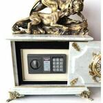 Часы-сейф из белого мрамора с львами
