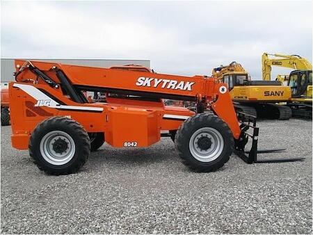 Телескопический погрузчик SKY trak