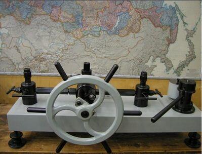 Пресс манометрический МП-2500