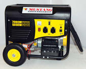 Бензогенератор Mustang CPG 7000E2
