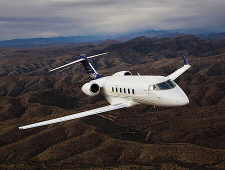 Продажа самолета – Challenger 300. Новый Challenger 300 – бизнес самолет ВИП класса.