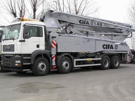 Автобетононасос CIFA K48XRZ, Максимальный вертикальный вылет 47. 2м,  удлинитель 4 м.