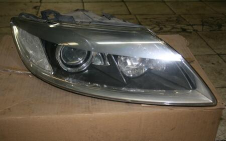 Фара с газоразрядной лампой 4L0941030AC