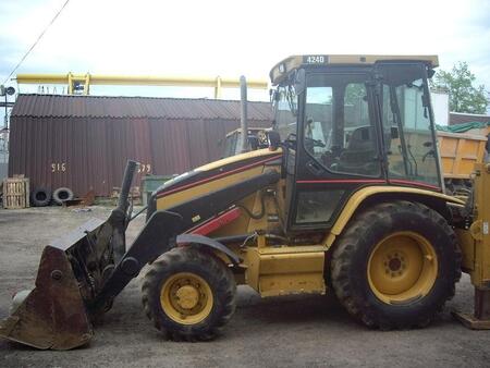 Экскаватор-погрузчик CATERPILLAR 424D