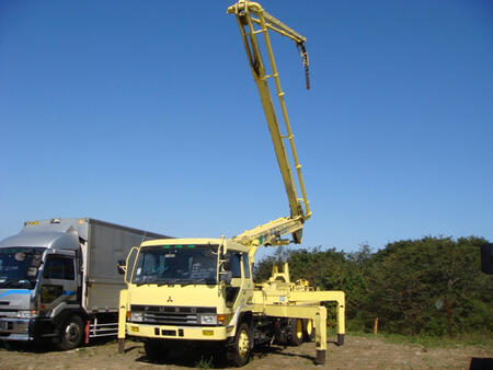 Бетононасос Mitsubishi Fuso