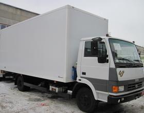 Грузовой автомобиль с изотермическим фургоном из сэндвич-панелей ТАТА 613