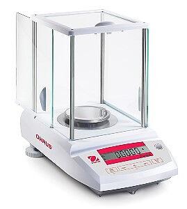 Pioneer — аналитические (с НПВ от 65 до 210 г и дискретностью 0,1 мг) и прецизионные (с НПВ от 210