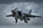 Три модернизированных истребителя-перехватчика МиГ-31БМ поступили на вооружение авиаполка ЦВО