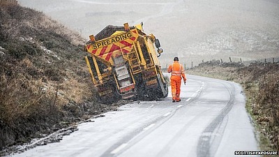 Техника JCB приходит на помощь в тяжелых погодных условиях
