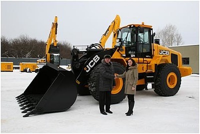 Отгрузка погрузчиков JCB 467 и экскаватора JS330