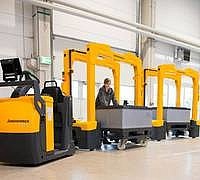 Jungheinrich: логистические поезда –универсальное решение