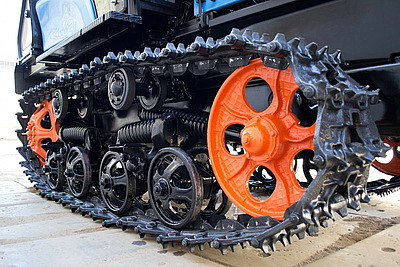 ООО «ЧКЗЧ» презентует новые гусеницы бренда ЧАЗ ТМ на агрофоруме «День Сибирского Поля-2014»