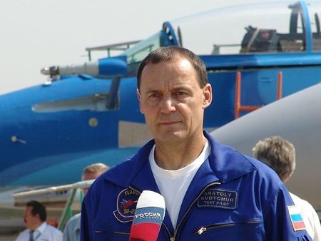 «Пока мы ходим перед Западом на полусогнутых ногах…»