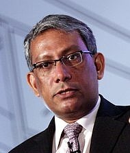 Бывший руководитель Microsoft рассуждает о важности индийского рынка на примере компании JCB