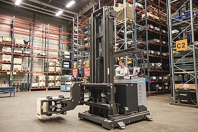 Узкопроходный ричтрак от UniCarriers – победитель премии IFOY 2015