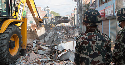 JCB отправляет вторую партию машин для разбора завалов в Непале JCB отправляет вторую партию машин для разбора завалов в Непале