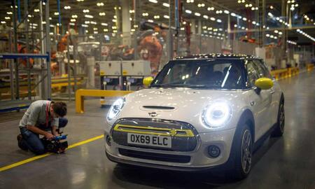 Компания BMW представила электромобиль Mini