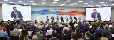 Российские энергетики обсудили достижения последних лет и представили планы по развитию ТЭК на РМЭФ