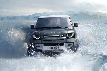 Новый Land Rover Defender сможет ездить на пульте управления