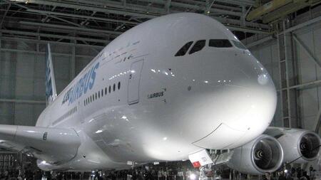 Airbus выпустит самолет без вредных выбросов