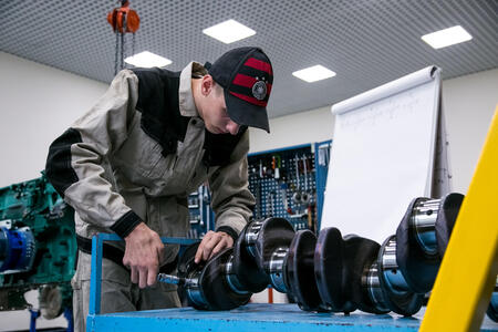 Volvo CE и Volvo Trucks поддерживают молодых профессионалов
