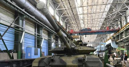 Уралвагонзавод отправил в войска партию танков Т-90М