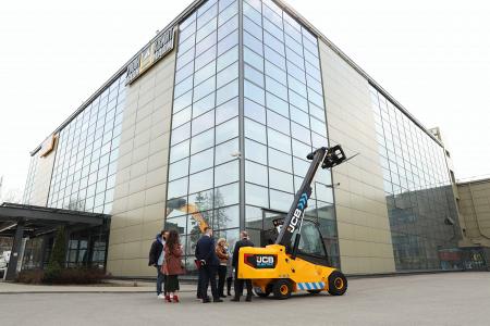  JCB Teletruk 30-19E ─ телескопический погрузчик года