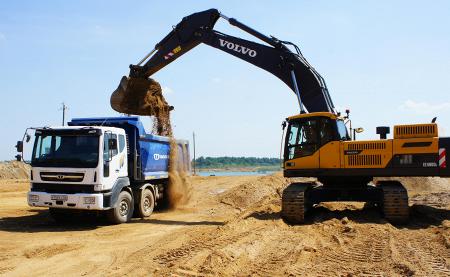 Самосвал Daewoo CR7DS 8x4 успешно прошел испытания  на песчано-гравийном карьере