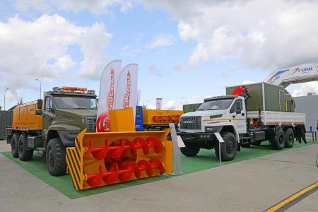  «Уральская» спецтехника на форуме «Армия-2021»