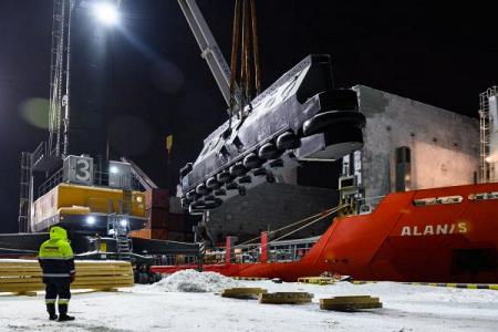 ИЗ-КАРТЭКС начал поставку экскаваторов в Индию