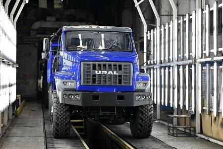 АЗ «УРАЛ» значительно увеличит зарплату конструкторам и технологам