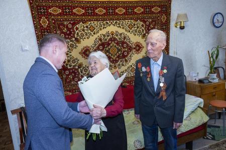 «КАМАЗ-ЛИЗИНГ» ПОЗДРАВИЛ ВЕТЕРАНОВ ВОВ И КАМАЗА  С ДНЕМ ПОБЕДЫ 