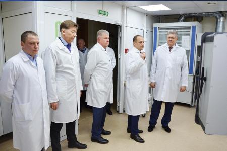 Полпред президента России Анатолий Серышев ознакомился с производством «Швабе»