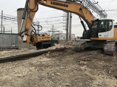 Джи Пи Вибро» покажет на СТТ Expo новый вибропогружатель  с боковым захватом Anteng AT65B