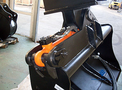 Компания «Традиция-К» изготовила ковш планировочный 0,4 м³ для экскаватора Hyundai R-170 с пово Компания «Традиция-К» изготовила ковш планировочный 0,4 м³ для экскаватора Hyundai R-170 с пово