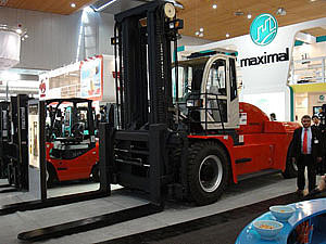 Погрузчики Maximal на выставке CeMAT 2011.