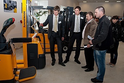 Jungheinrich Septemberfest: Ярмарка логистической техники в Санкт-Петербурге