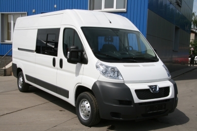 Компания «СТ Нижегородец» предлагает автомобиль для грузопассажирских перевозок на базе Peugeot Boxe