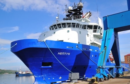 В Астрахани состоялась церемония имянаречения самоподъемной буровой установки 