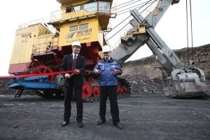 Новый уралмашевский 18-кубовый экскаватор начал работу в ОАО 