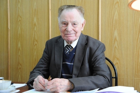 А. ЕЖЕВСКИЙ: Впереди работы — непаханное поле