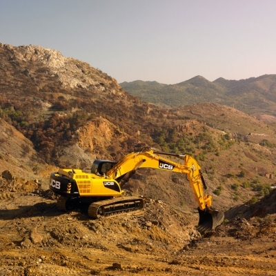 Обновленный экскаватор JCB JS460