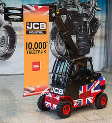 JCB празднует выход юбилейной модели Teletruk
