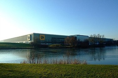 JCB принимает канцлера казначейства Великобритании в штаб-квартире компании