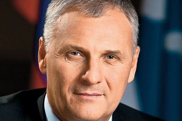 Губернатор Сахалинской области А.Хорошавин: "Всего в Сахалинской области определены к реализации 60 инвестпроектов общей стоимостью примерно 1 трлн рублей"