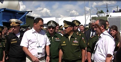 Сергей Шойгу оценил новые подводные аппараты ГК «Тетис» на Дне инноваций 2014