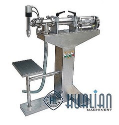 Поршневые дозаторы и укупорочная машина созданы друг для друга. Поршневые дозаторы и укупорочная машина созданы друг для друга.