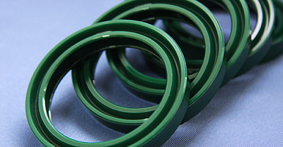 Уплотнение штока RG 17 продлит срок службы гидравлики. Идеально для зимы! Уплотнение штока RG 17 продлит срок службы гидравлики. Идеально для зимы!