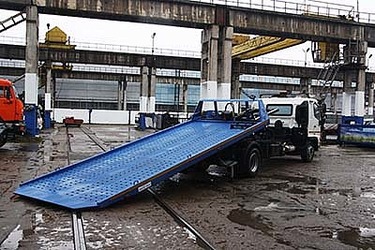 Эвакуатор со сдвижной платформой на базе японского грузовика HINO-500