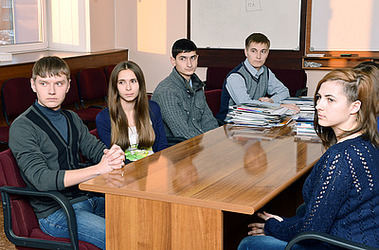 «Здравствуй, племя молодое, незнакомое…»